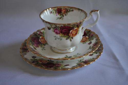 Royal Albert "Old Country Roses" Trio