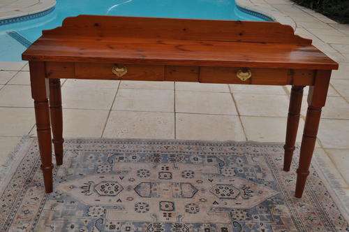 Oregon Pine Entrance/Bathroom/ Dressing Table  ---   Collections Only!!!!