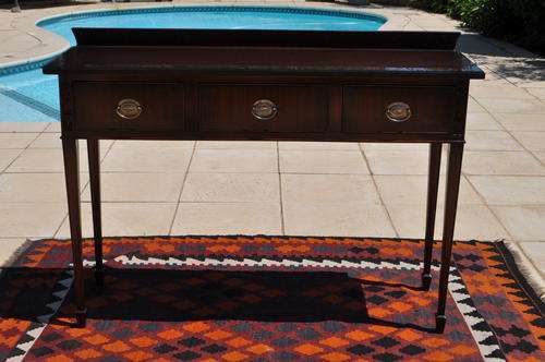 Mahogany Server --  Collections Only!!!!