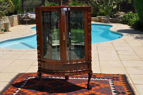 Mahognay Ball & Claw Curved Glass Corner Display Cabinet -- Collections Only!!