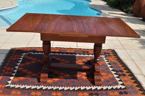 Oregan Pine Extendable Table ---  Collections Only!!