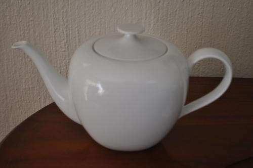 Rosenthal Tea Pot -----  See Description for postage!!