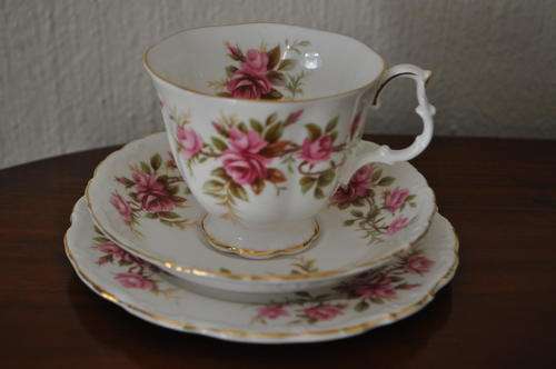 Royal Albert "Romance" Trio
