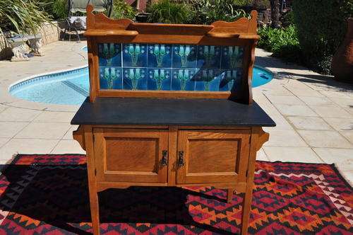 Oak Wash Stand --  Please Note Cracked Tiles!!!