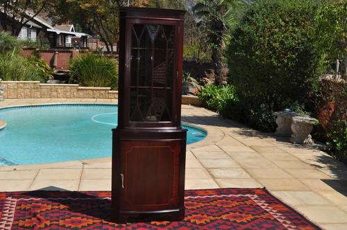 Mahogany Veneer 2 Piece Corner Display Cabinet  ---  Collections Only!!!!