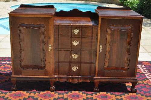 Imbuia Ball & Claw Sideboard   ------   Collections Only!!!!!