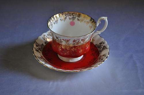 Royal Albert Unnamed Tea Duo  --  Cup Damaged !!!!!!!
