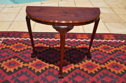Imbuia Queen Ann Leg Half Moon Table   ----   Collections Only!!!!