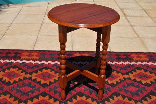 Oak Round Bobbin Leg Lamp Table    -----    Collections Only!!!!