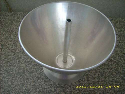 Doll cake tin