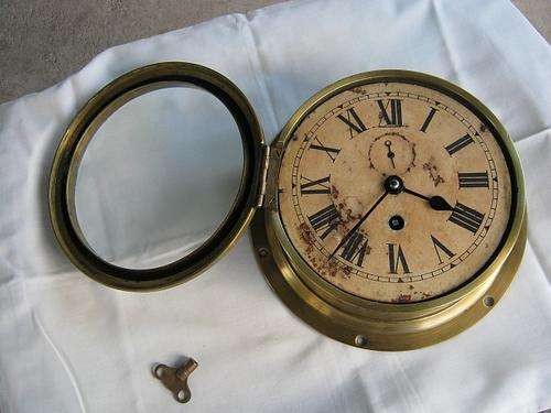 Nautical porthole vintage brass clock (in working order)