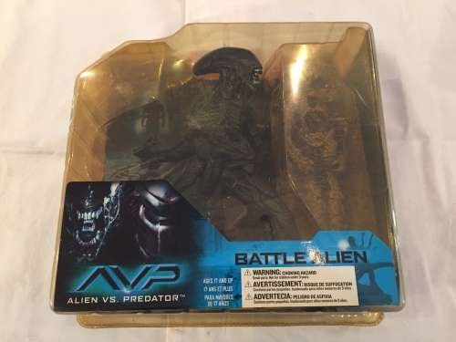 5 x Alien vs Predator figurines