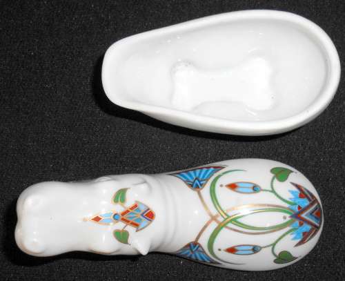 Elizabeth Arden Treasures of the Pharaohs Collection Porcelain Hippo shaped candle holder with lid