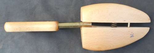 Vintage Pair Dunkelman Bally 661 Medium Size Oak Shoe Stretcher