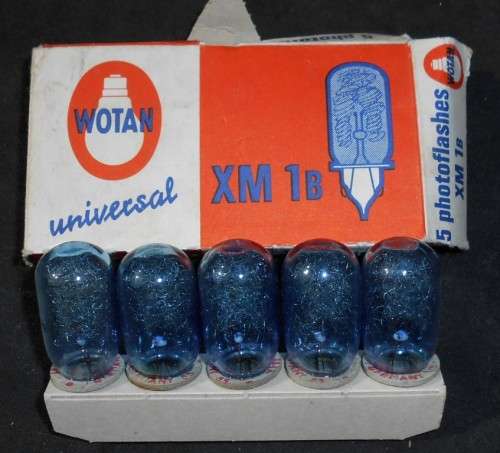 Vintage Pack of 5 Wotan Vacublitz XM1B Universal Photoflashes (2)