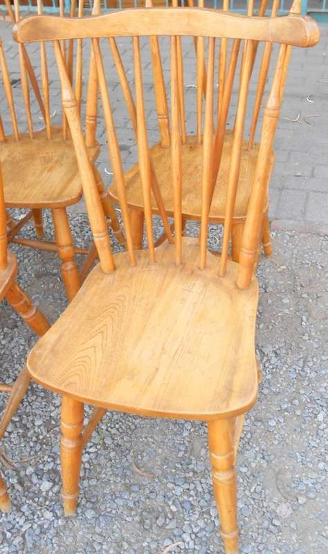 Vintage Set of 6 Solid Oak Spindle Back Dining Chairs