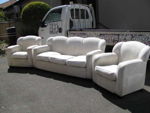 GORGEOUS WHITE LOUNGE SUITE WITH RAISED BOTANICAL PRINT...3 SEATER & 2 SINGLES