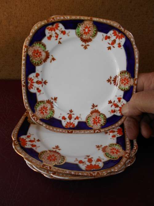 SET OF 4 ROYAL ALBERT ENGLAND SIDE PLATE /CAKE PLATES / BID/EACH