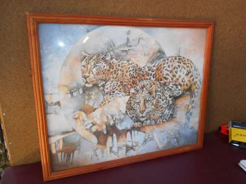 A VINTAGE WILDLIFE LARGE PRINT OF LEOPARDS IN A WOOD FRAME WITH GLASS