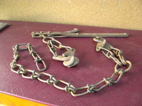 A COMPLETE ANTIQUE FENCE STRETCHER