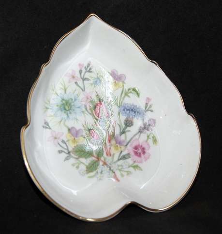 DM84Sale Aynsley Heart Dish "Wild Tudor" @@@ Crazy Low R1 Start