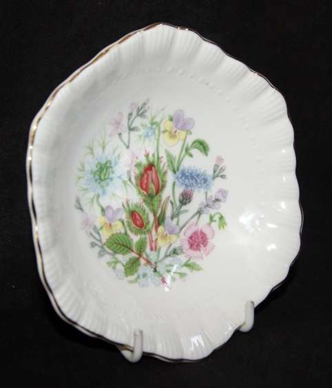 DM84Sale Aynsley Hexagonal Dish "Wild Tudor" @@@ Crazy Low R1 Start