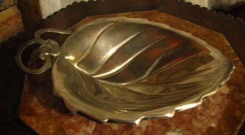 DM84Sale Silver Plated Leaf Shaped Bowl on Bun Feet @@@ Crazy Low R1 Start