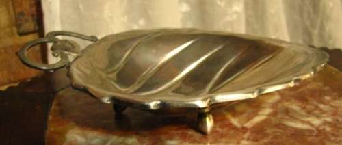 DM84Sale Silver Plated Leaf Shaped Bowl on Bun Feet @@@ Crazy Low R1 Start