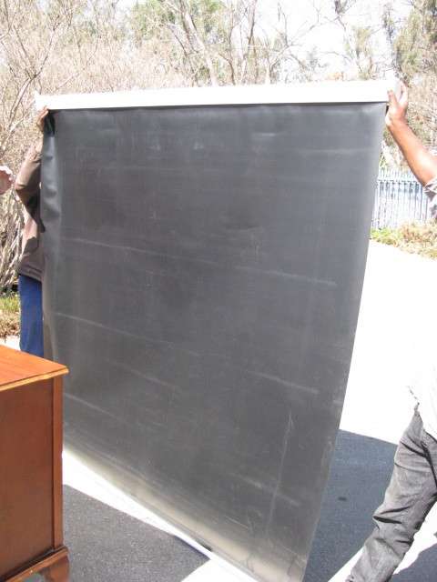 DM84Sale VERY LARGE RETRACTABLE PROJECTOR SCREEN .. A PARROT PRODUCT@@@ Crazy Low R1 Start