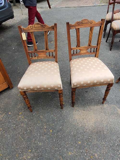 PAIR OF VICTORIAN CHAIRS.