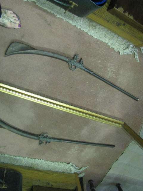 A VINTAGE GUN FOR DISPLAY PURPOSES.......... THIS IS A LOVELY LARGE PIECE WITH INTERESTING DETAIL