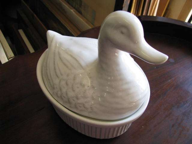 A PATE DISH WITH LID SHAPED AS A DUCK.....VERY NICE QUALITY PIECE    @@@ CRAAZZZY R1 START!!!