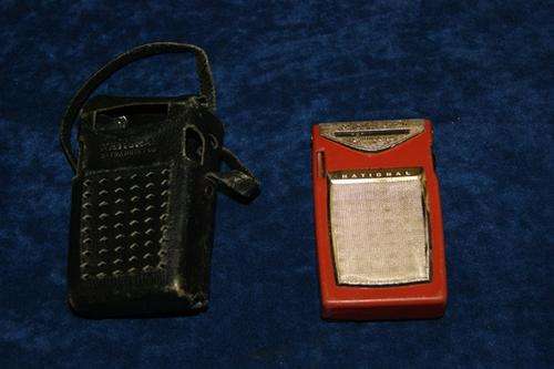 GORGEOUS OLD NATIONAL TRANSISTOR RADIO IN CASE@@@CRAAAZZZYYY R1 START!!!!