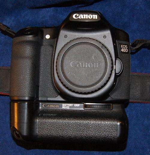 CANON EOS 40D BODY & BATTERY GRIP + 2 BATTERIES- UNTESTED @@@ CRAAZZZYYY R1 START... PLEASE READ...