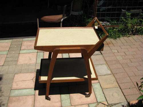 %% AN HONEST 1950'S TROLLEY ON CASTORS WITH DRAWER %%