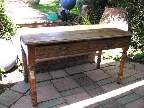 %% A  VICTORIAN 2 DRAWER DESK/ DRESSING TABLE/ ENTRANCE HALL PIECE  %%