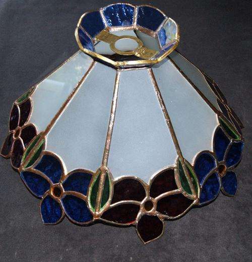 A STUNNING TIFFANY STYLE STAINED GLASS LAMP SHADE @@@ CRAAZZYYY R1 START