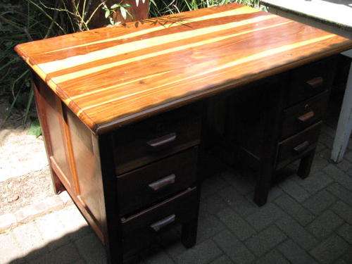 LOVELY OLD 6 DRAWER KIAAT (RHODESIAN TEAK) KNEEHOLE DESK