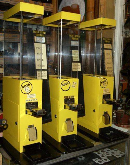 BUSINESS OPPORTUNITY!!! PEANUT/CHOCNUT & DRY WORS VENDING MACHINES... FOR JoziCorpPtyLtd ONLY!
