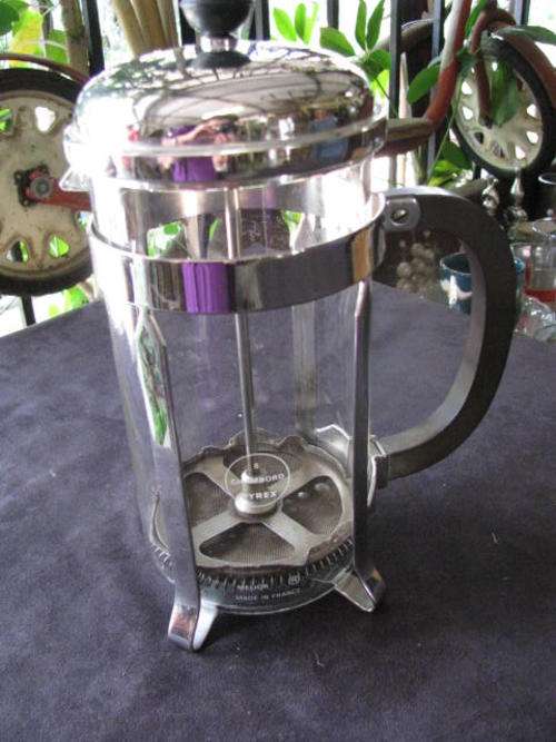 ~*~PYREX BODUM.......... GREAT QUALITY ITEM~*~