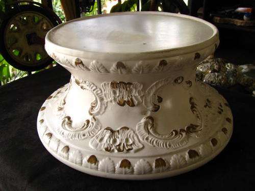 A GORGEOUS CAPO DI MONTE PEDESTAL ........... FOR A VASE OF FLOWERS OR A PLANT ETC