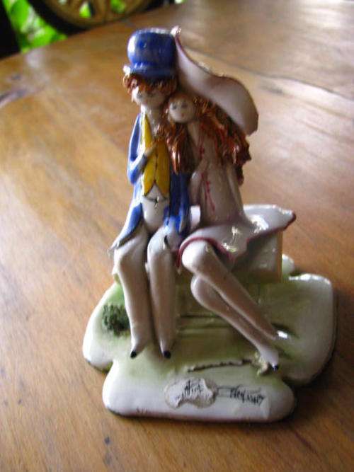 A STUNNING RETRO 1960'S FIGURINE GROUP OF YOUNG LOVERS...SIGNED