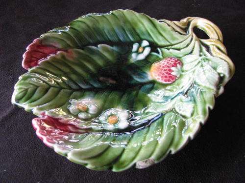 A GORGEOUS MAJOLICA "LEAF AND FLOWERS" PLATE.... COLLECTABLE AND OLD... IMPRESSED MARKS TO THE BASE