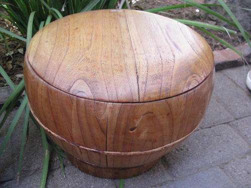 for Pontsho only !!!!! WOOD STORAGE CONTAINER WITH LID (LARGE).... IT APPEARS TO BE CHINESE