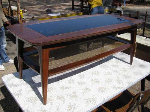 RETRO 1950'S/60's 2 TIER MAHOGANY COFFEE TABLE   NICE VINTAGE PERIOD ITEM@ CRRAAZZZYY R1 START.
