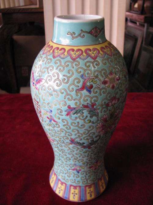 LOVELY TALL ORIENTAL VASE...@CRRAAZY R1 START