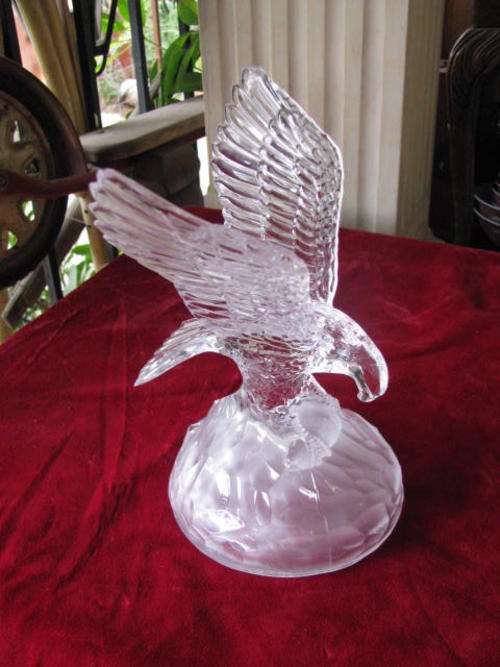 A LOVELY CRYSTAL EAGLE WITH WINGS OUTSTRETCHED  @ CRRAAZZY R1 START
