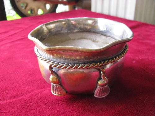 A LOVELY PLATED BOWL WITH ROPE EFFECT @CCCRRRRAAAAZZY R1 START