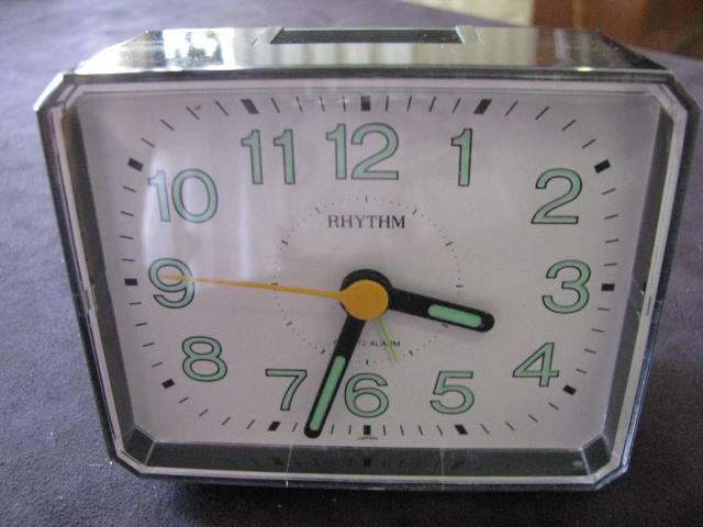 A RHYTHM CLOCK IN GOOD WORKING ORDER  @@@@CRRAAZZY R1 START..