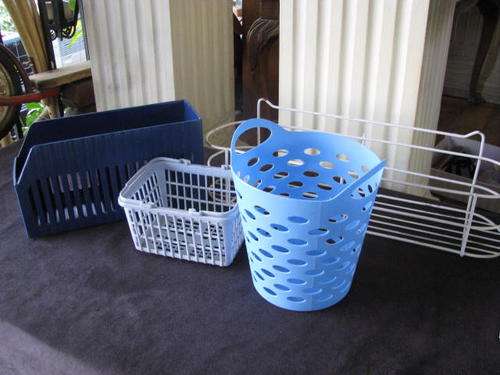 A JOBLOT OF KITCHEN TYPE BASKETS/CONTAINERS ...FOR CUTLERY, ETC ETC @@@@CRRAAZZY R1 START..